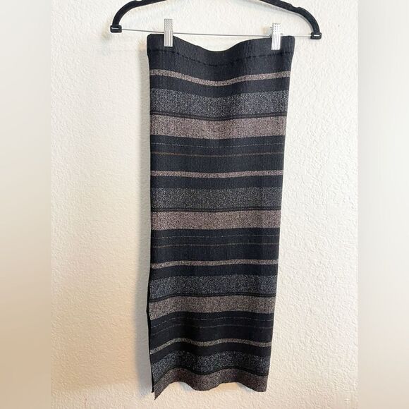 House of Harlow Ribbed Knit Metallic Striped Pencil Skirt. Smal - Picture 3 of 7